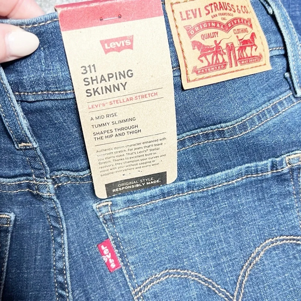 NWT Levi's Women's 721 High Rise Skinny Jeans Blue Stretch‎ Denim Size 28